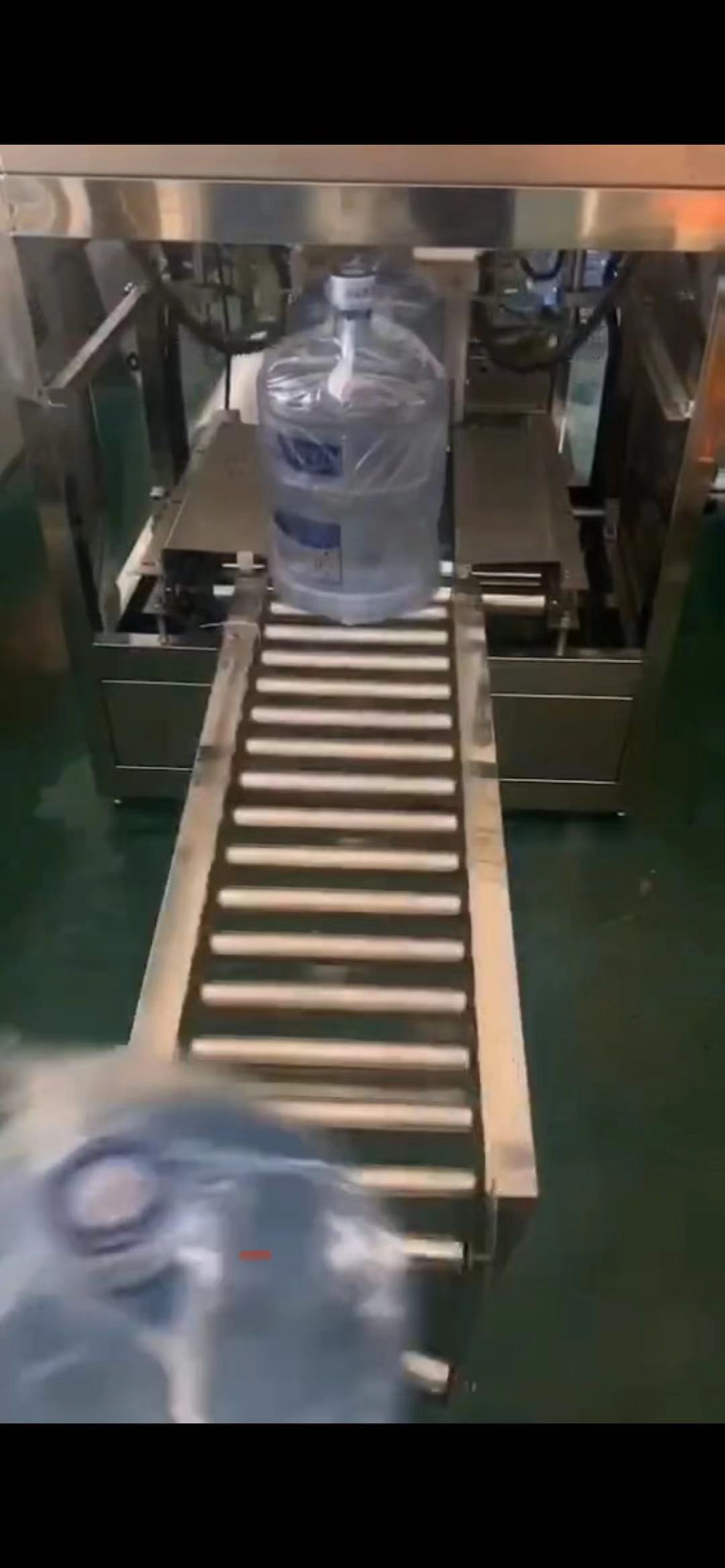 大桶水套袋机主机架